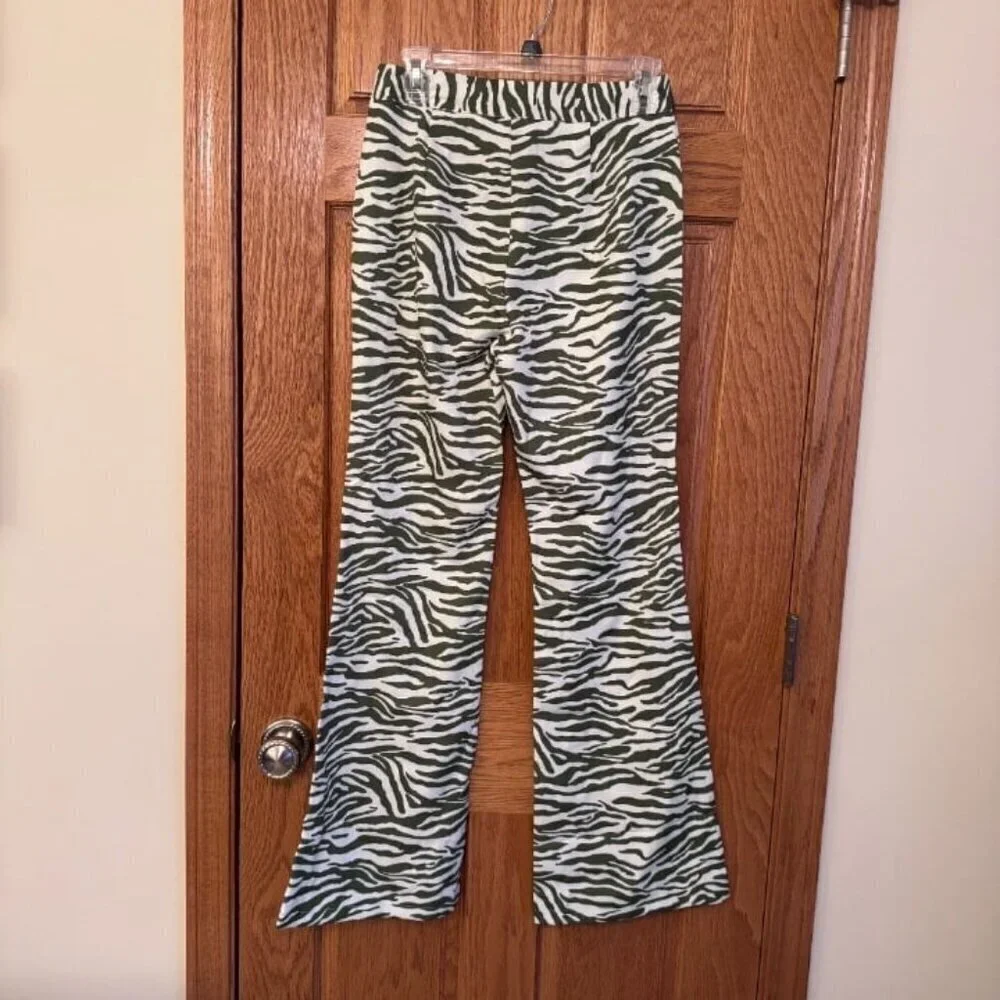 SHEIN Women's Zebra Print Flare Pants Green Size S Casual Stylish NWOT